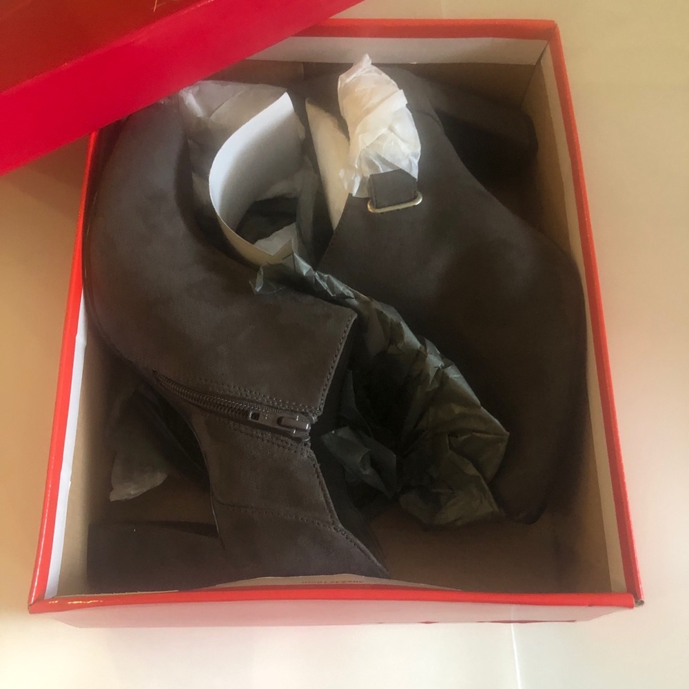 Grey Booties - Picture 6 of 8